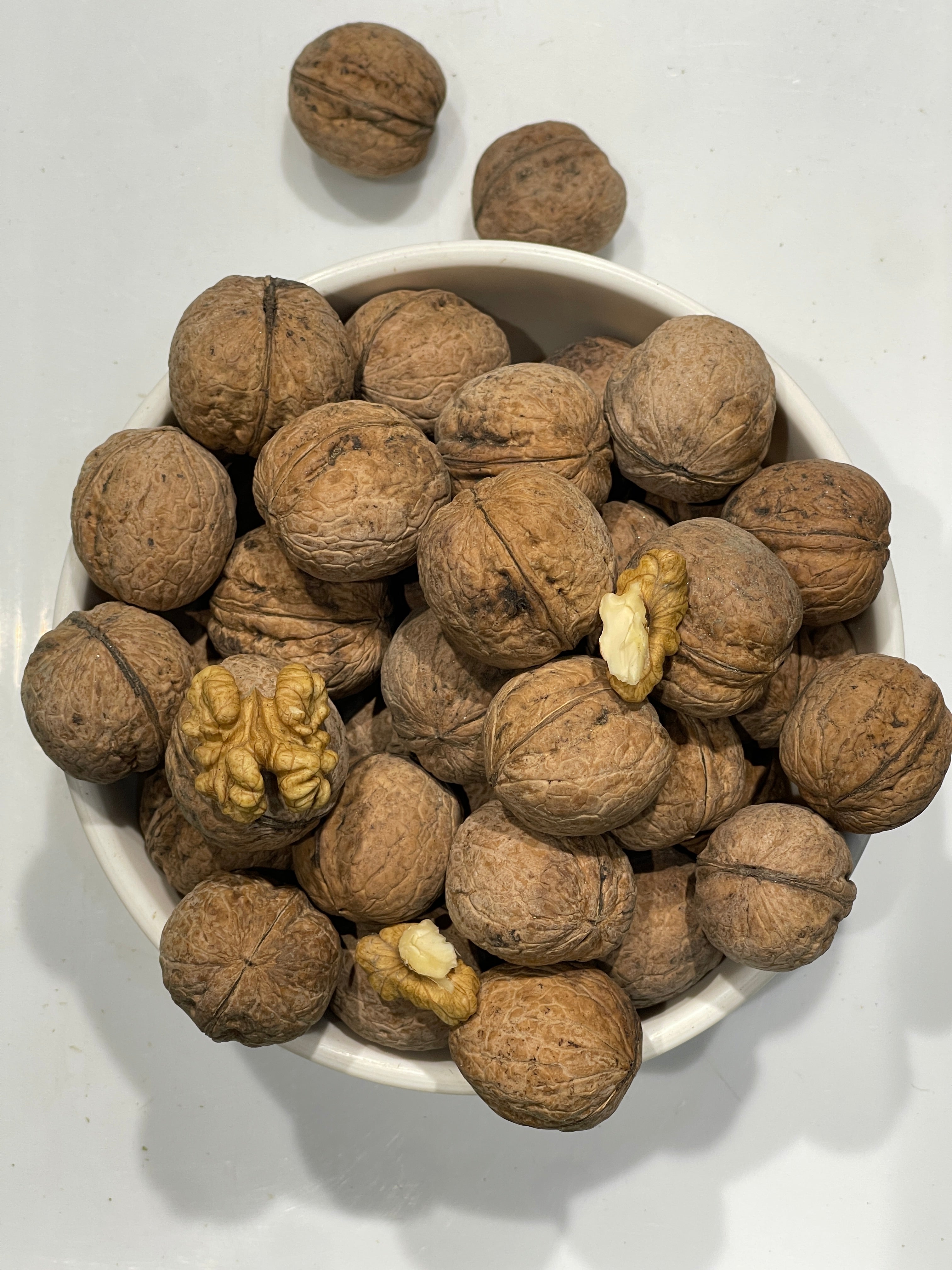 Desi Walnut With Shell (Kagzi)