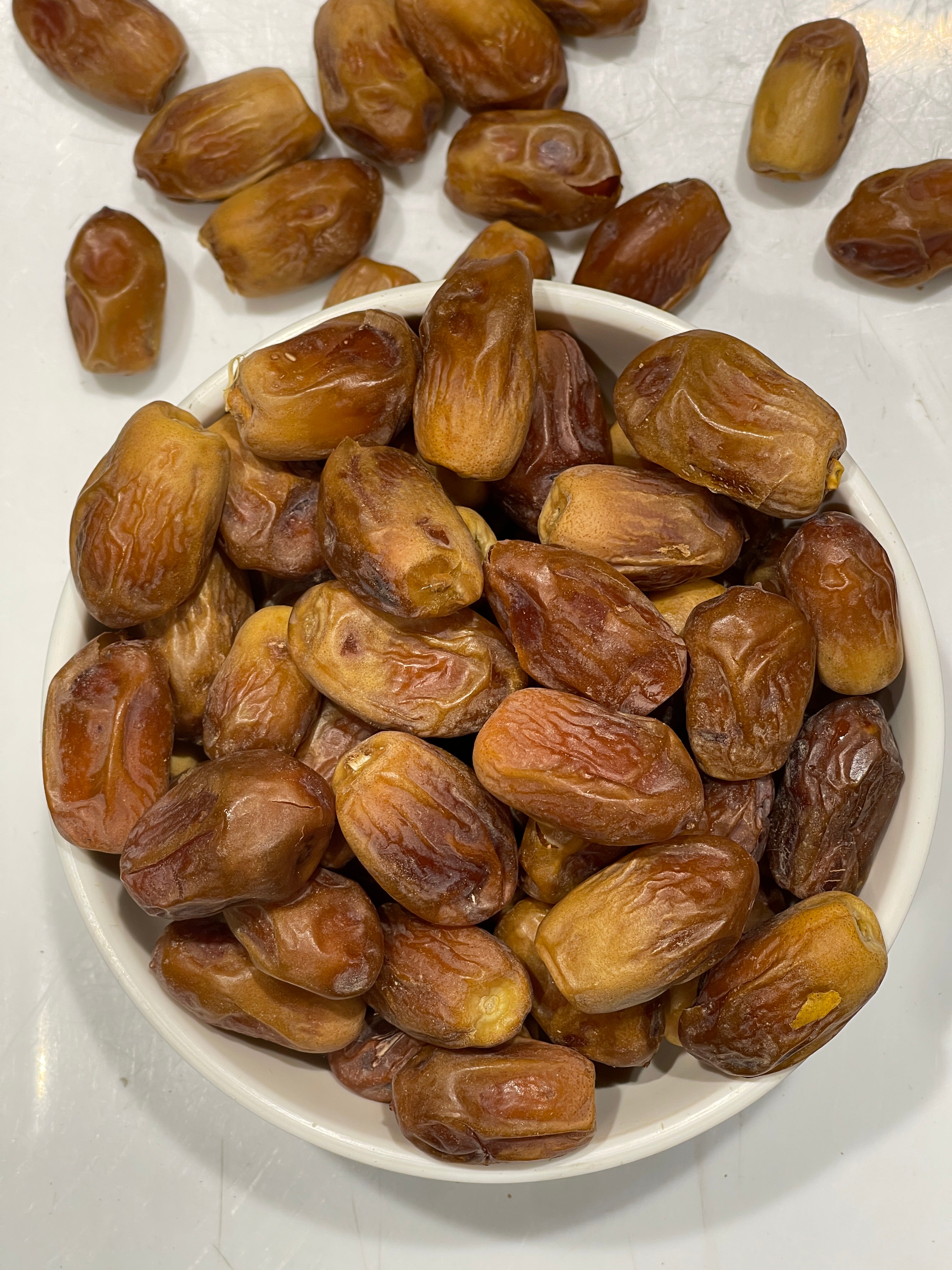 Dates Kajoor Irani